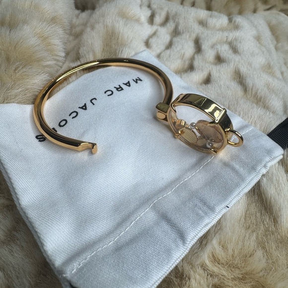 Marc Jacobs Gold and Red Floating Charm Bracelet with Crystals and Pearls - Picture 8 of 10